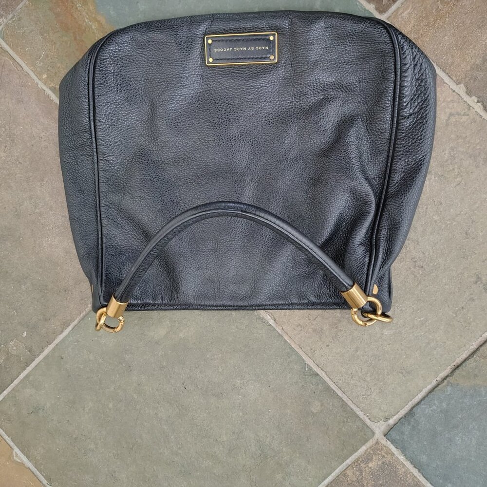 Marc by Marc Jacobs Black Leather Gold Hardware Shoulder Bag - Picture 11 of 13